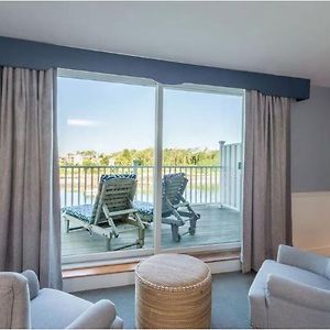 River View King Porch